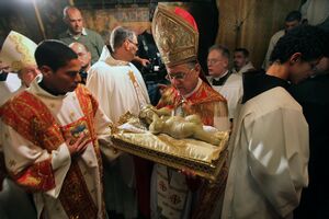Betleemul și Vaticanul se roagă, cu ocazia Crăciunului, pentru pace în Orientul Mijlociu - 12251110357481812-1356428063.jpg