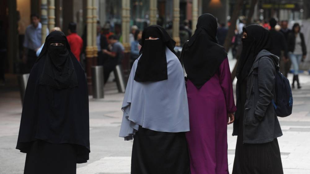 CEDO a validat interdicția purtării vălului în public, în Belgia - 123-1499777260.jpg