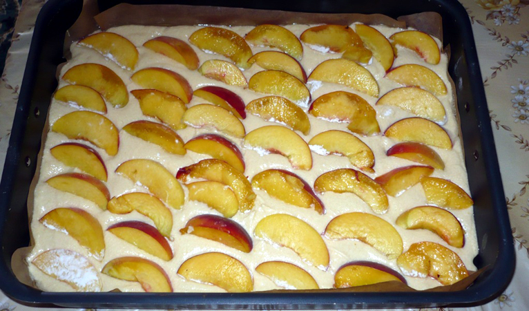 Prăjitură cu piersici - 12augprajiturapiersici-1376325167.jpg