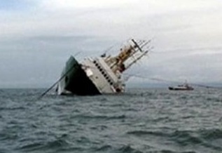 12 marinari au fost salvați, după ce nava lor a fost scufundată - 12marinari-1457600916.jpg