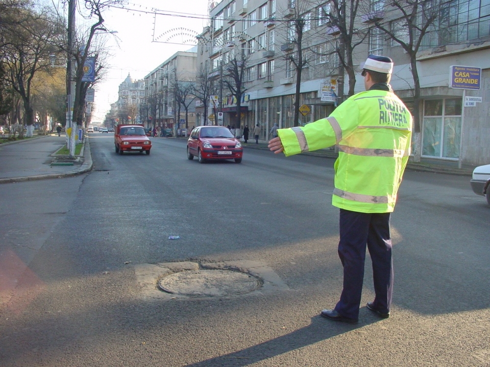 Șofer fără permis, oprit de polițiștii din Constanța - 12martiesoferfarapermis-1394641864.jpg