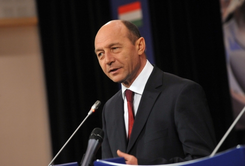 Traian Băsescu și-a repus în funcții consilierii prezidențiali - 1313395152traianbasescu2-1346175415.jpg