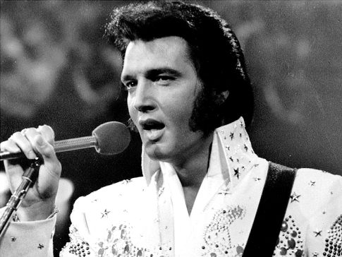O biblie care a aparținut lui Elvis Presley, vândută la licitație contra sumei de 59.000 de lire sterline - 1345042373image-1347183626.jpg