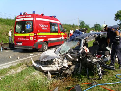 18 accidente rutiere grave, soldate cu patru morți, într-o singură zi! - 13accidentcisnadie-1342598644.jpg