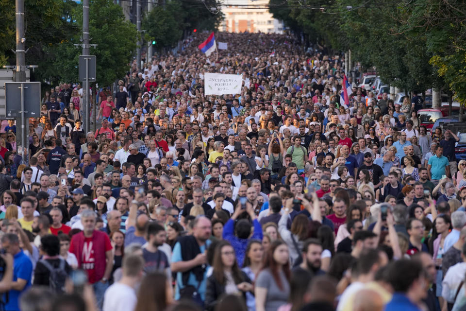 Sârbii au ieșit din nou în stradă protestând împotriva violenței. Este a cincea săptămână consecutiv - 13b388737d8f7612ccc71abbab29d8a9-1685866518.jfif