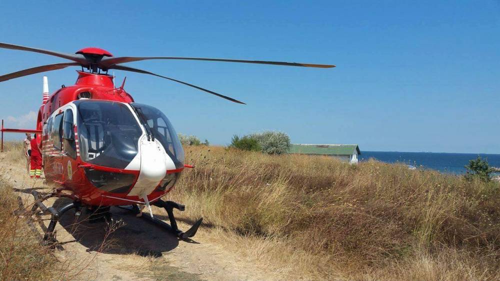 UPDATE. Elicopterul SMURD intervine la Eforie SUD. Unui tânăr i s-a făcut rău, pe plajă - 14012866118150714853873649513394-1471431635.jpg