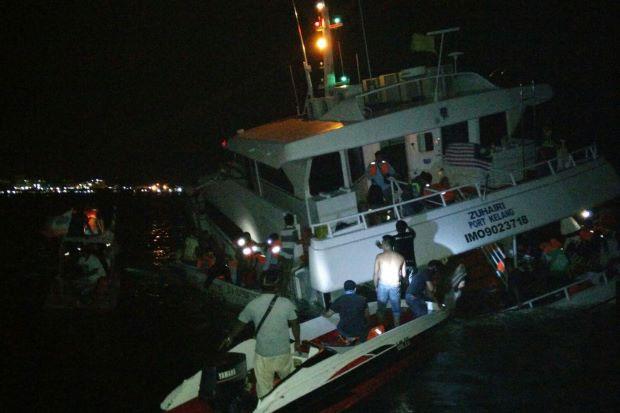 158 de persoane salvate de pe o navă care s-a scufundat - 158depersoanesalvatei-1452263087.jpg