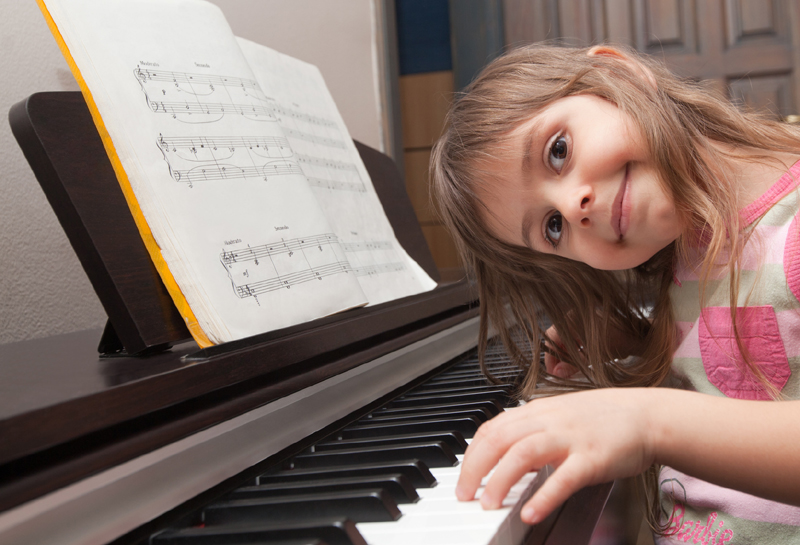 De ce e bine să cânte copilul la pian - 15novpian-1384539427.jpg