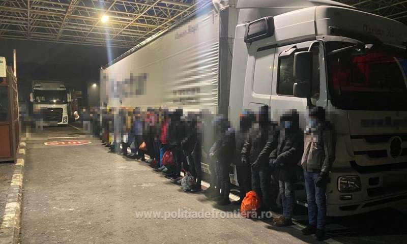 Peste 150 de cetăţeni străini care încercau să treacă ilegal frontiera, depistaţi în ultimele 48 de ore - 167301239227018020s4dsffffffffff-1673027585.jpg