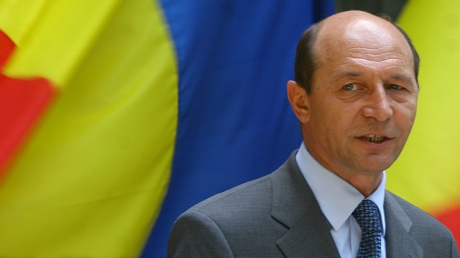 Traian Băsescu participă la ceremonialul de Ziua Națională, la Arcul de Triumf - 1712c35835a2ececded81aabecadcb5e-1322732192.jpg