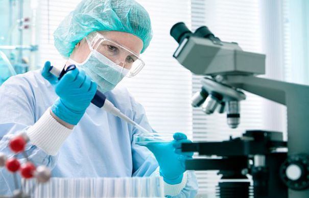 Testările genetice vor începe in 2015 cu cancerul ovarian - 17laboratorshutterstock465x390-1417700447.jpg