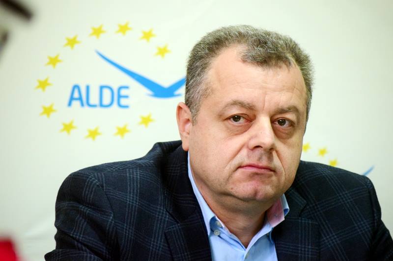 Deputatul Mircea Banias, pus pe liber de Tăriceanu. ALDE pierde trei parlamentari - 18302306132883503720865397328999-1493932965.jpg