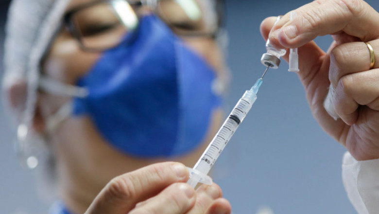 Israelul afirmă că a depășit valul patru al pandemiei cu ajutorul dozei a treia de vaccin - 19-1634057109.jpg