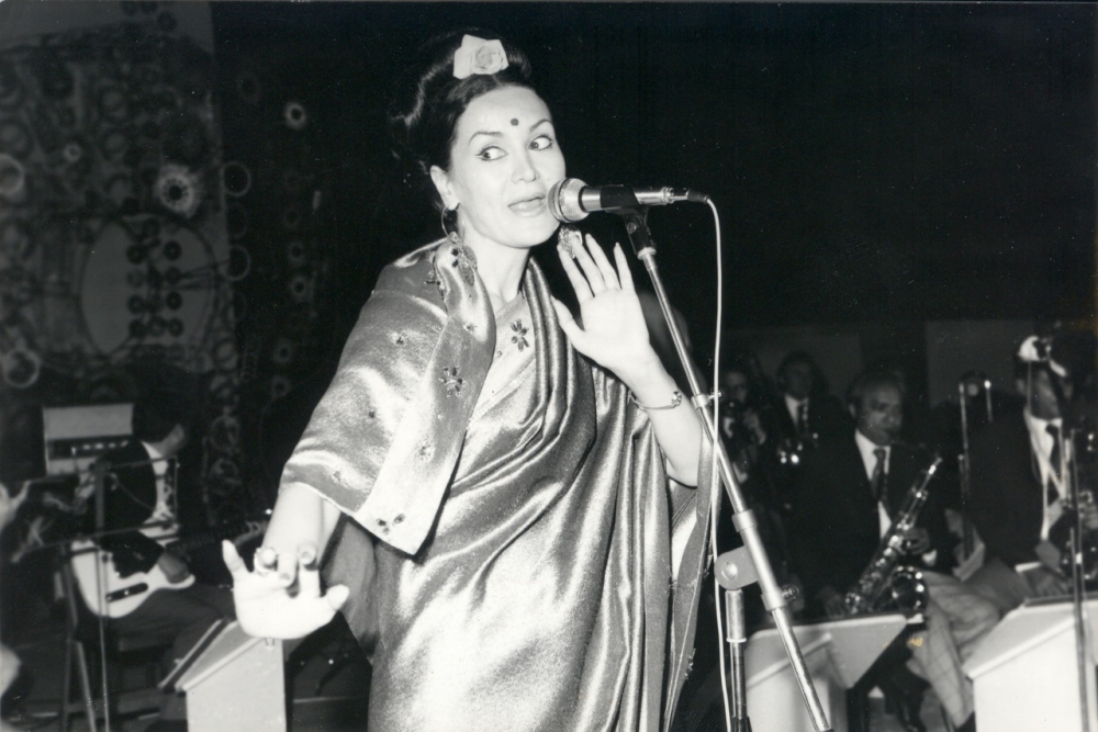 A murit Narghita, supranumită regina muzicii indiene - 1974narghita-1361962231.jpg