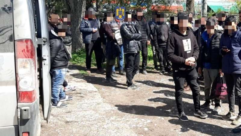 Ialomiţa: Doi cetăţeni bulgari arestaţi pentru trafic de migranţi - 19aprilie2023ipjialomita2-1681973072.jpg