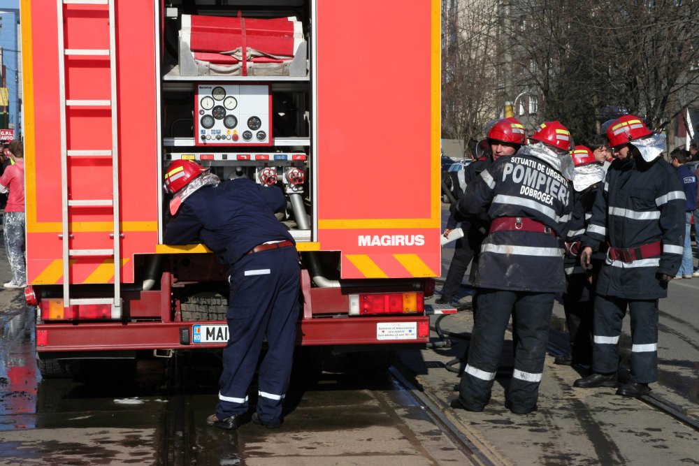Pompierii constănțeni VOR FI REINSTRUIȚI, după ERORILE de la tragedia de pe Bulevardul Mamaia - 19febrpompierireinstruiti-1613735751.jpg
