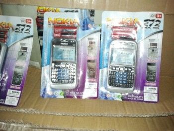 Mii de telefoane de jucărie, confiscate în port - 19iuniemiitelefoanejucariegarda-1403168659.jpg