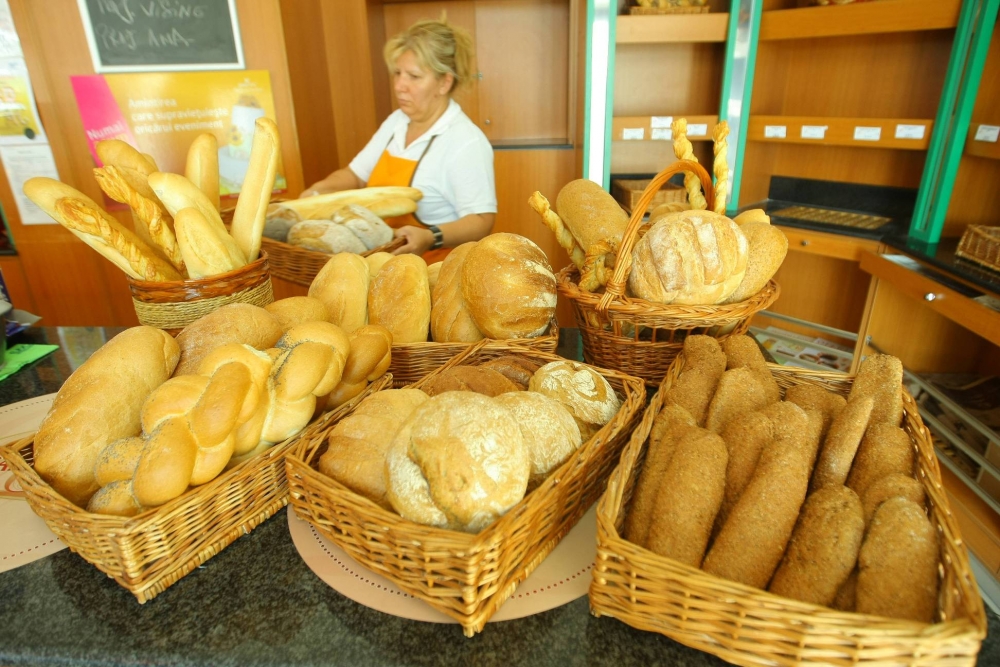 Constantin: Prețul pâinii nu va crește în perioada imediat următoare - 1db01314269635fa9-1342611847.jpg