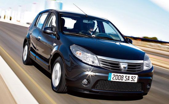 Un sistem de vânzare online pentru autoturismele Dacia, testat în premieră în Italia - 2008daciasanderofront-1315903389.jpg