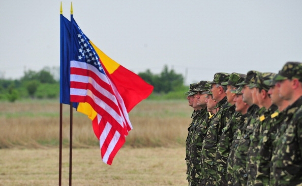 Moment istoric în relațiile România - SUA. Armata americană preia comanda bazei de la Deveselu - 20111108113569644rsz-1412857374.jpg