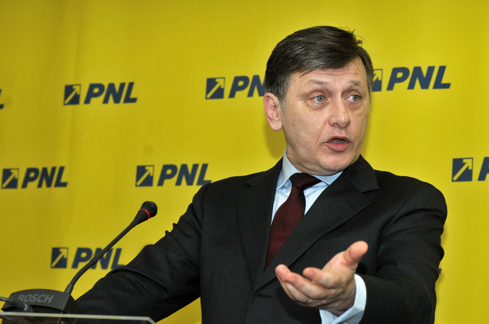 Liderul liberalilor susține că PSD și PNL merg pe liste separate la europarlamentare - 20130306crinantonescu6rsz-1391435650.jpg
