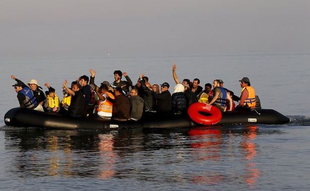 Criza refugiaților: 26 de migranți, salvați de paza de coastă a Italiei - 20150817imigrantiirszcrp-1462019081.jpg