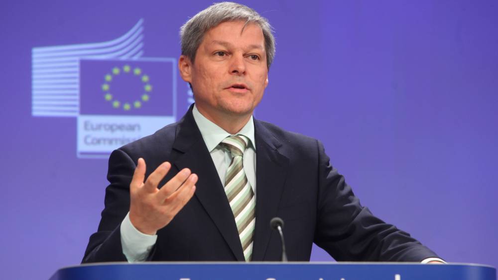Pe cine a eliberat Dacian Cioloș din funcție - 204527-1479989526.jpg