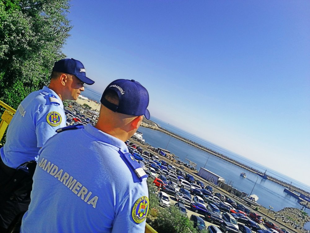 Jandarmii au dat amenzi de peste 30.000 de lei, pe litoral - 20iuliejandarmi-1595226847.jpg