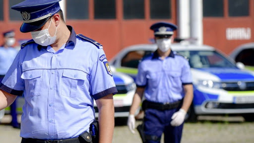 Polițiștii, în control în școlile și grădinițele din Constanța: verifică măsurile împotriva COVID 19! - 20octpolitiainscoli-1603180679.jpg