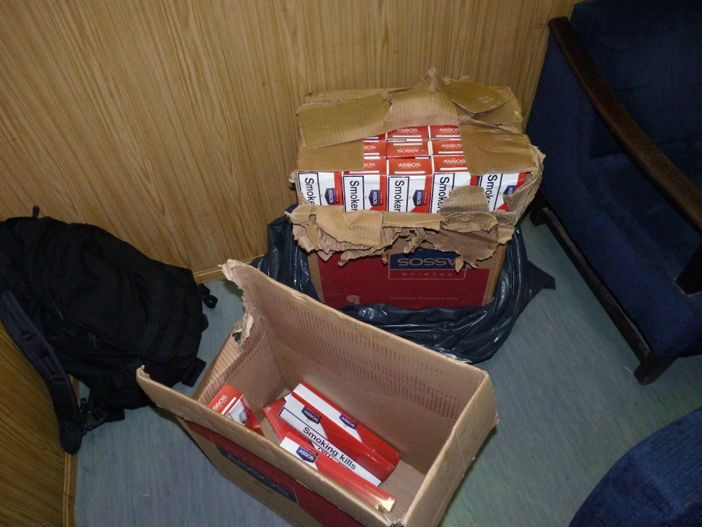 Polițiștii au confiscat proviziile de țigări ale unor marinari - 21maitigarinedeclaratenava-1337587913.jpg
