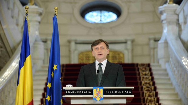 Crin Antonescu i-a demis pe consilierii lui Băsescu - 2409779789400-1343993466.jpg