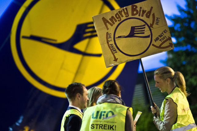 Lufthansa: personalul navigant amenință cu o grevă națională de 24 de ore pentru vineri - 241022lufthansa-1346826583.jpg