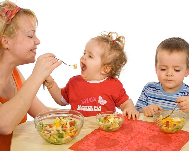 Sfaturi pentru alimentația copiilor - 25octsfaturialiment-1382724062.jpg