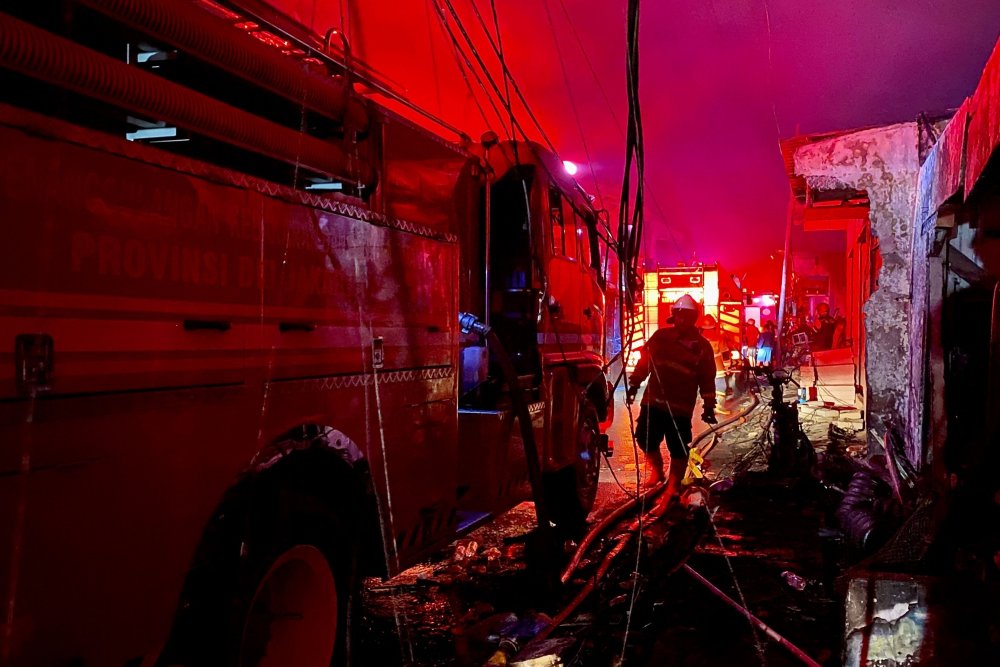 Cel puţin 16 morţi şi zeci de răniţi într-un incendiu la un depozit de combustibil - 260675-1677917493.jpg