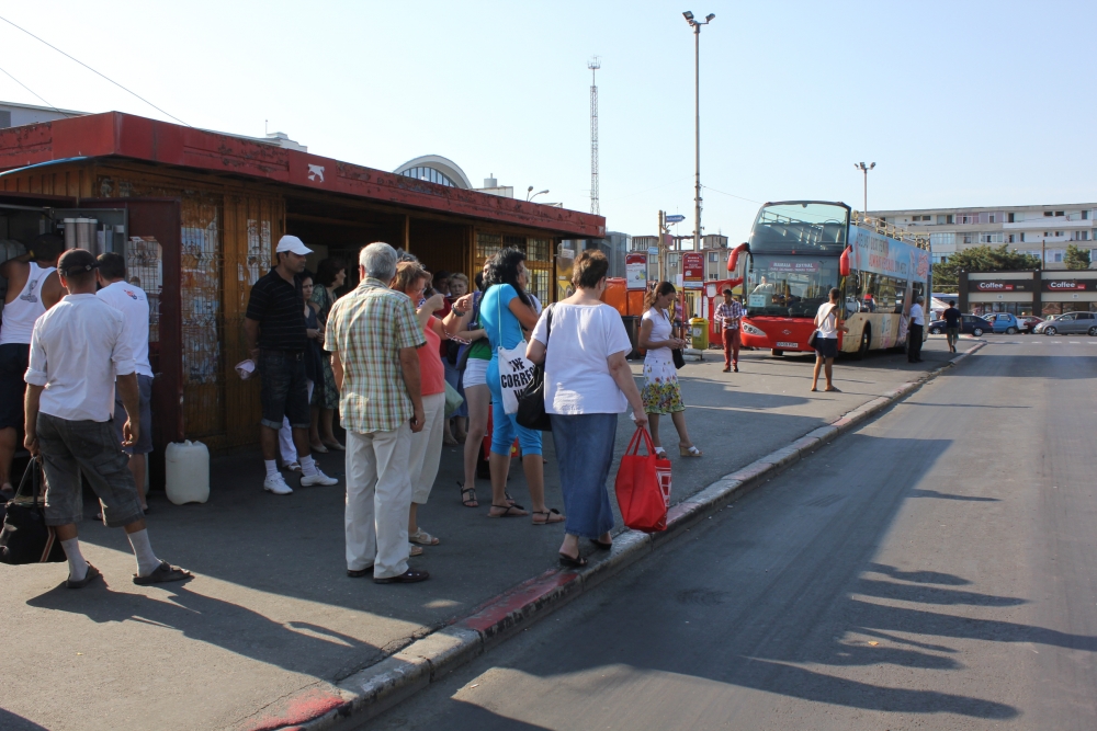 Autobuzele R.A.T.C. pe ruta Constanța - Mamaia, suspendate de lunea viitoare - 28augusttigarigara-1377685087.jpg