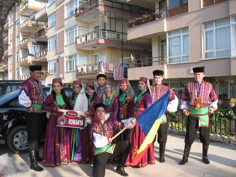 Parada lumii turcice, la Festivalul de la Yalova - 292ba5ccb0af067365526de09c211af7.jpg
