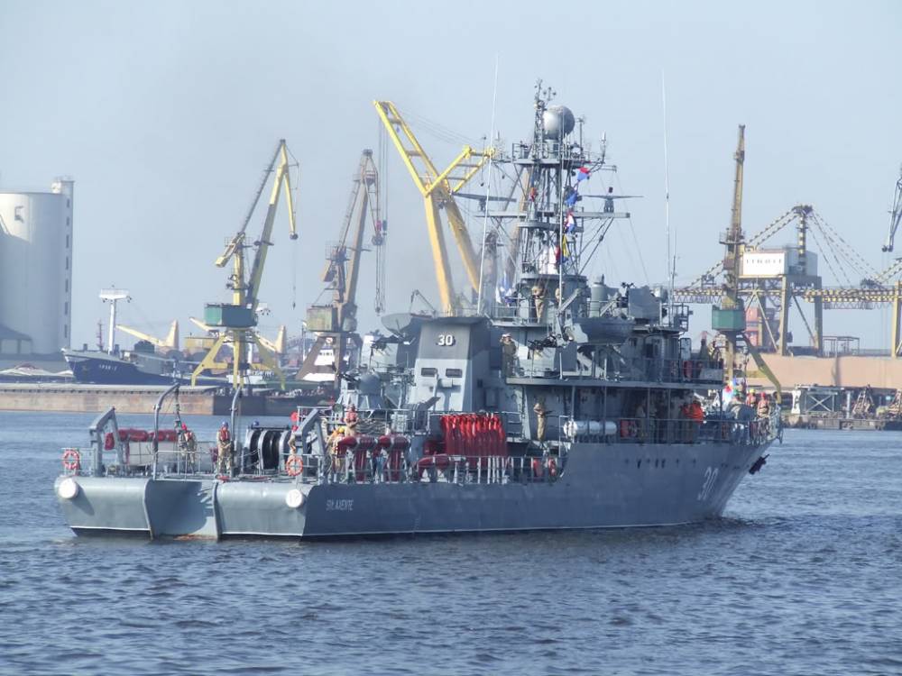 Dragor maritim românesc, alături de Forțele NATO - 30-1454338746.jpg