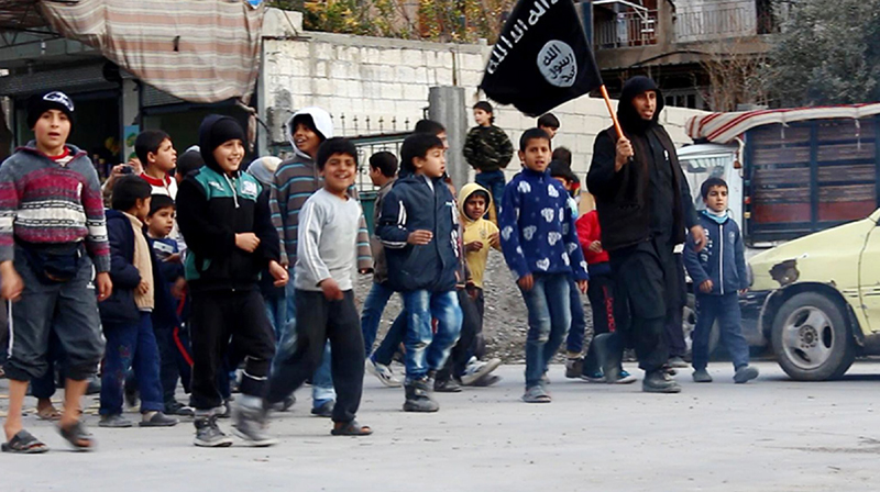 300 de copii-soldați ISIS au fost uciși în ultimele două săptămâni - 300copiiisis-1477921045.jpg