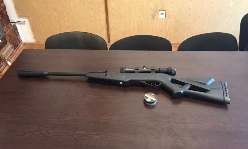 Armă neletală, descoperită de polițiștii de frontieră - 311001-1572507715.jpg