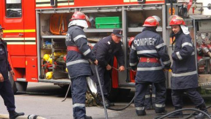 Om al străzii, salvat de pompierii din Constanța - 31ianuarieomalstraziipompieri-1391171128.jpg
