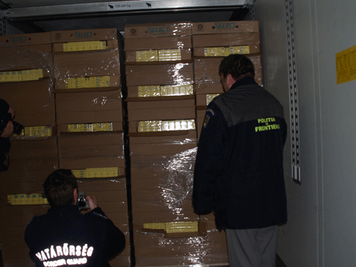 Țigări de contrabandă introduse în țară, prin metoda 