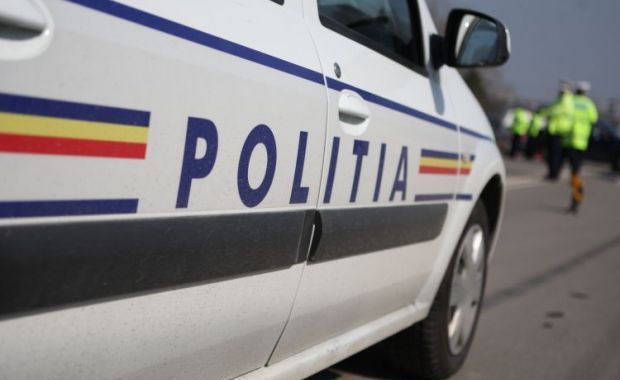Un șofer beat a intrat cu mașina în copac la ieșire din Lipnița - 4-1350905774.jpg