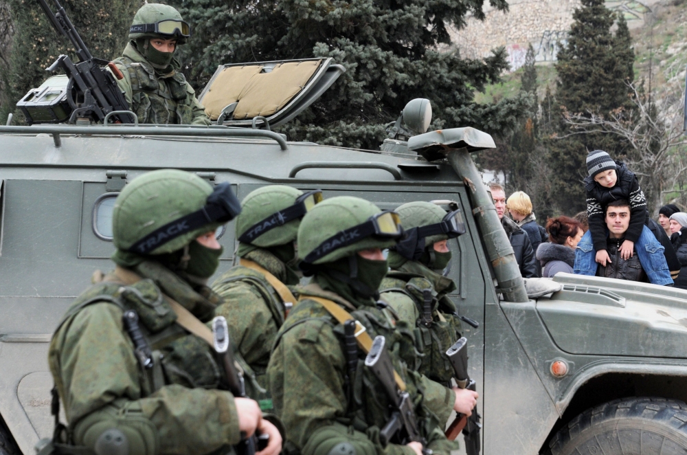 Crimeea: Observatorii OSCE - cale întoarsă după ce au fost întâmpinați cu focuri de armă - 4363790-1394356061.jpg