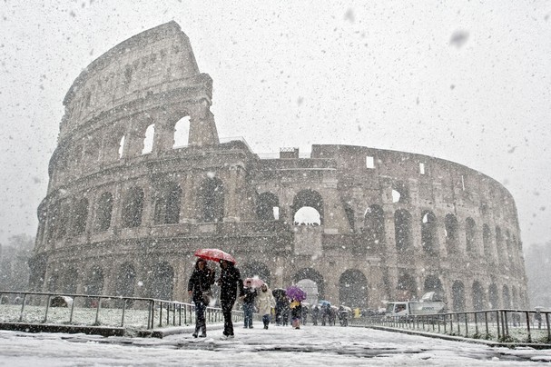 Colosseumul din Roma afectat de ger și de topirea gheții - 440aab2c6457edf1a15eb3a36fa8b278-1329293859.jpg