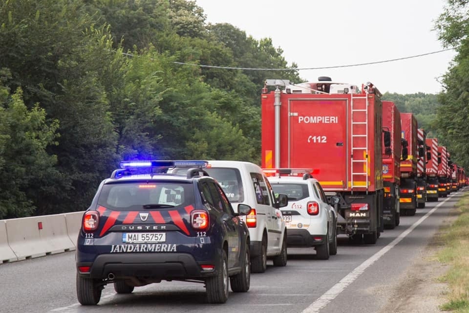 Pompierii români care au plecat să ajute la stingerea incendiilor din Grecia au ajuns la Atena - 4b43b566123901cd8c-1628405767.jpg