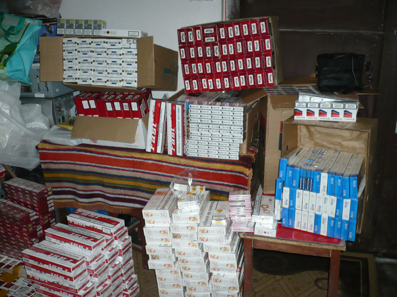 Țigări de contrabandă găsite în casa unui om de afaceri constănțean - 4eab6d0b39d8f83233fcfbdd19299bc4.jpg