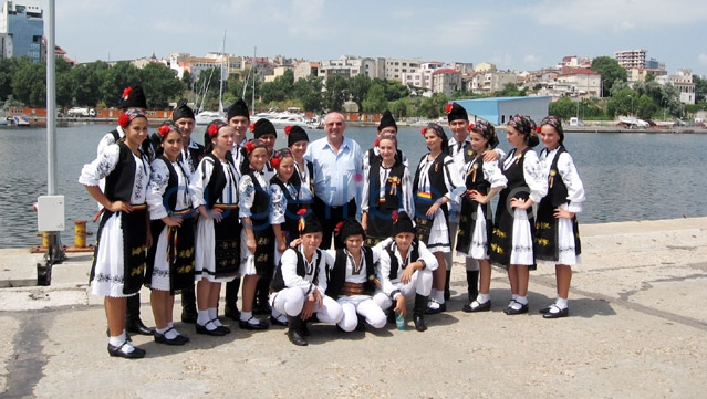 Dansurile populare românești i-au încântat pe turcii de la TRT - 53fc694a0c8cd965534729daf5ad6950.jpg
