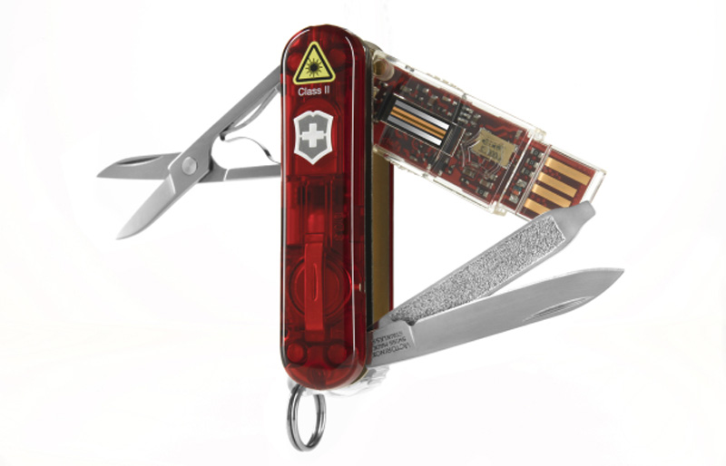 Cel mai securizat stick USB din lume, într-un Swiss Army Knife - 5aa5a75ae84f7b44af308877e69c41d9.jpg