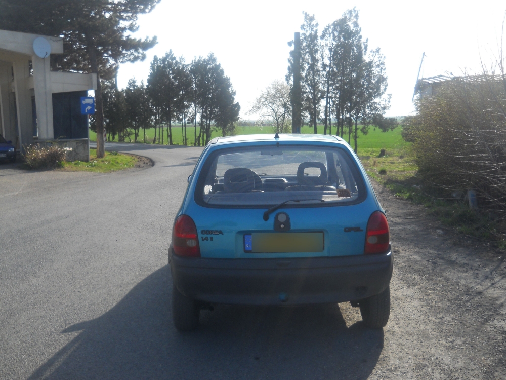 Opel Corsa furat din Olanda, găsit la frontieră - 5aprilieopelcorsafuratdinolanda-1333625235.jpg