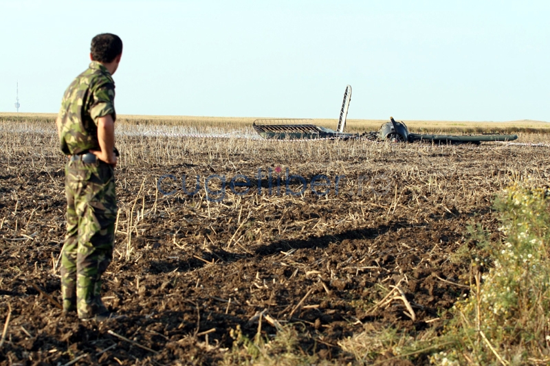 Supraviețuitorii catastrofei aviatice de la Tuzla îi datorează viața unui erou din Marina Militară! (galerie foto) - 5bb098377521372ff3fe2d5fdc965fa8.jpg